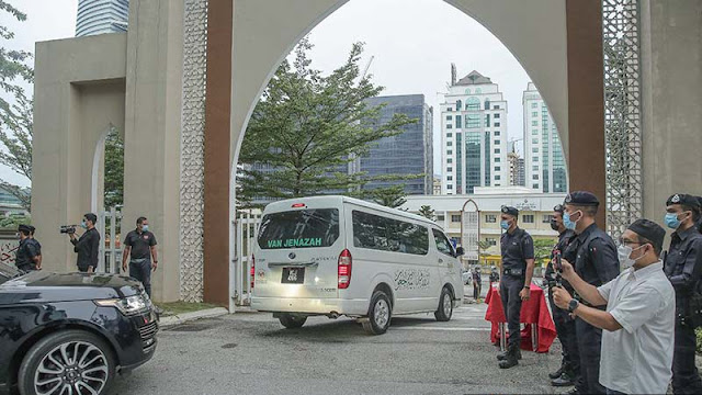 Jenazah Tun Rahah Tiba Di Masjid Ar-Rahah, Kampung Kerinchi