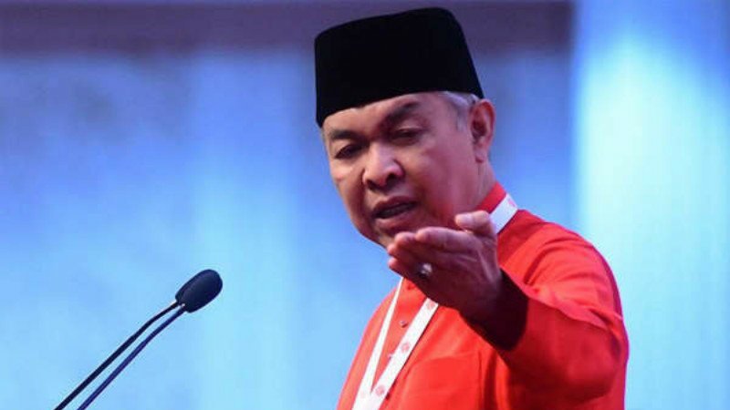 Presiden Umno Ahmad Zahid Hamidi berkata, sekiranya kerajaan ketandusan daya dan idea untuk menangani penularan Covid-19, sidang Parlimen wajar diadakan segera supaya pandangan dan suara semua pihak dapat diperhalusi.