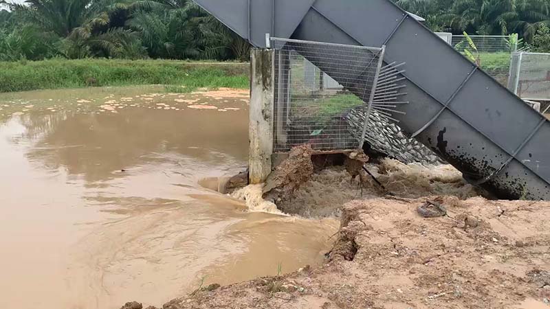 Banjir: Ban pecah di RTB Bukit Changgang, air mula melimpah